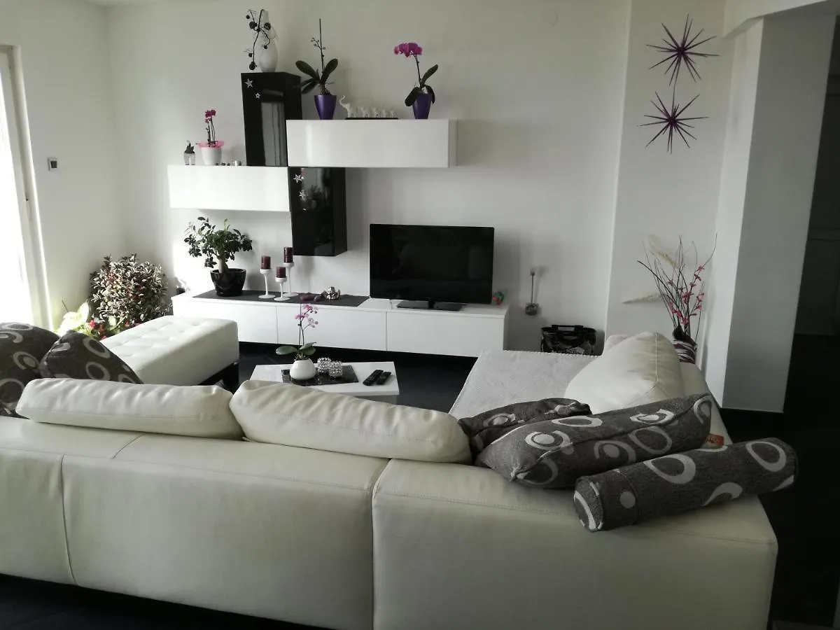 Apartment Andro Dramalj